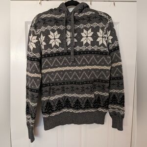 AMERICAN EAGLE Snowflake Hoodie Sweater